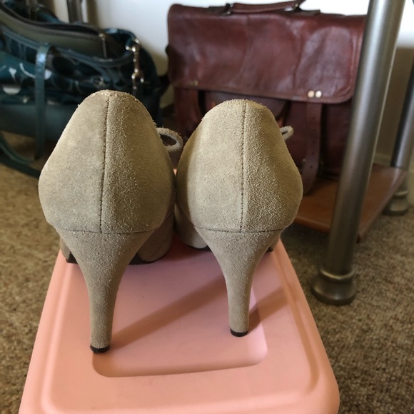 CROWN VINTAGE nude-esque Pump Tie Front - Picture 5 of 5